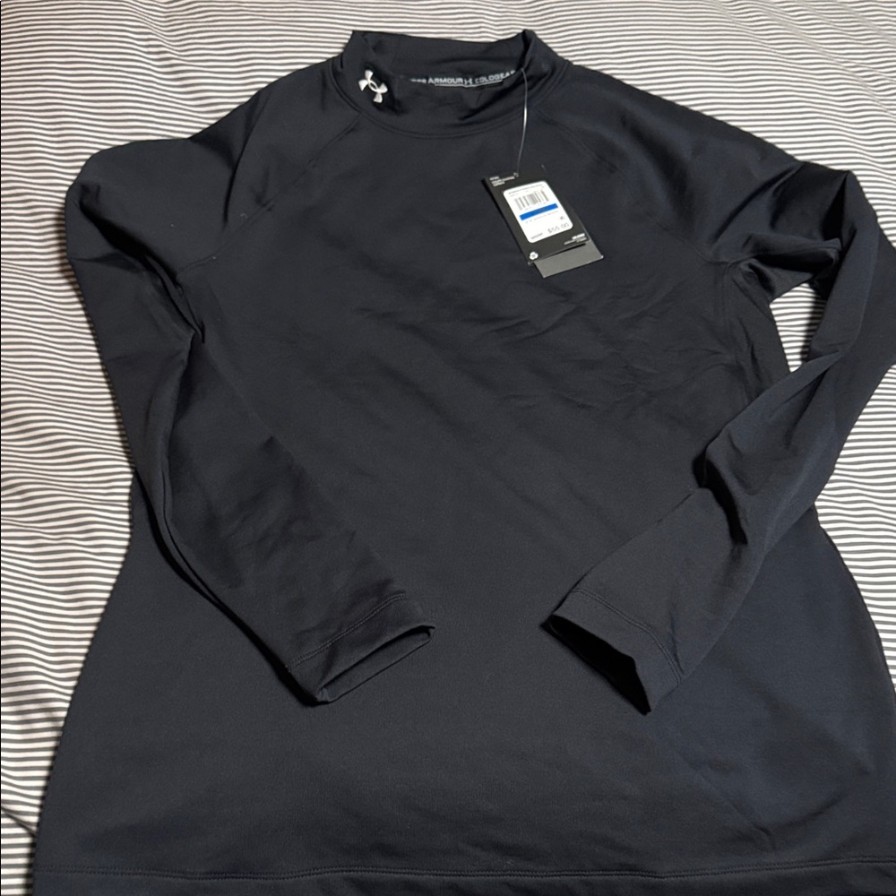 Women’s NWT Cold gear size Med fitted shirt